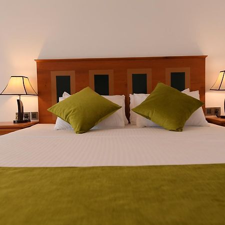 Seasons Hotel クルネーガラ エクステリア 写真