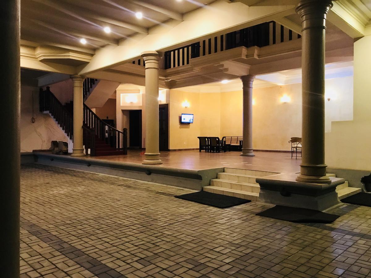 Seasons Hotel クルネーガラ エクステリア 写真